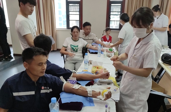 1625724445970238.jpg 2021南昌市政建設(shè)集團組織無償獻血6916.jpg