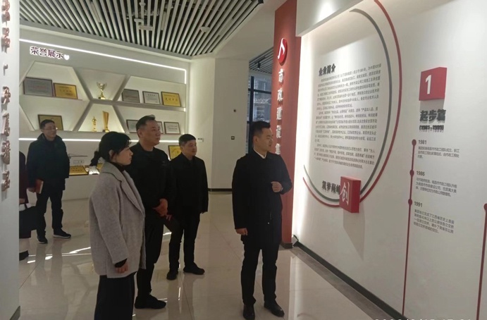 青云譜區(qū)區(qū)委常委楊柳到南昌市政建設集團調(diào)研走訪