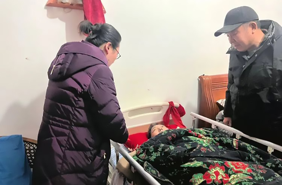 南昌市政建設(shè)集團(tuán)開展2024年春節(jié)“送溫暖”走訪慰問(wèn)行動(dòng) 南昌市政建設(shè)集團(tuán)開展2024年春節(jié)“送溫暖”走訪慰問(wèn)行動(dòng)